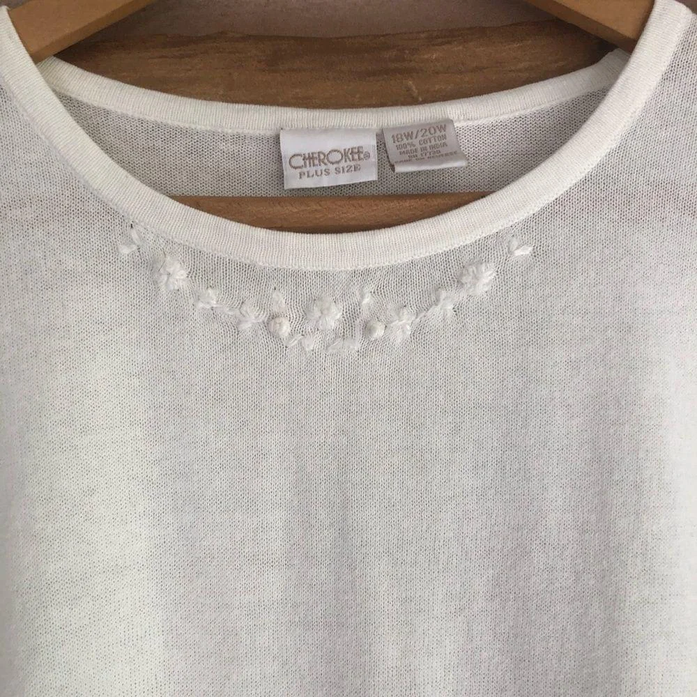 Vintage Cherokee daintily embroidered plus size 18W/20W short sleeve sweater